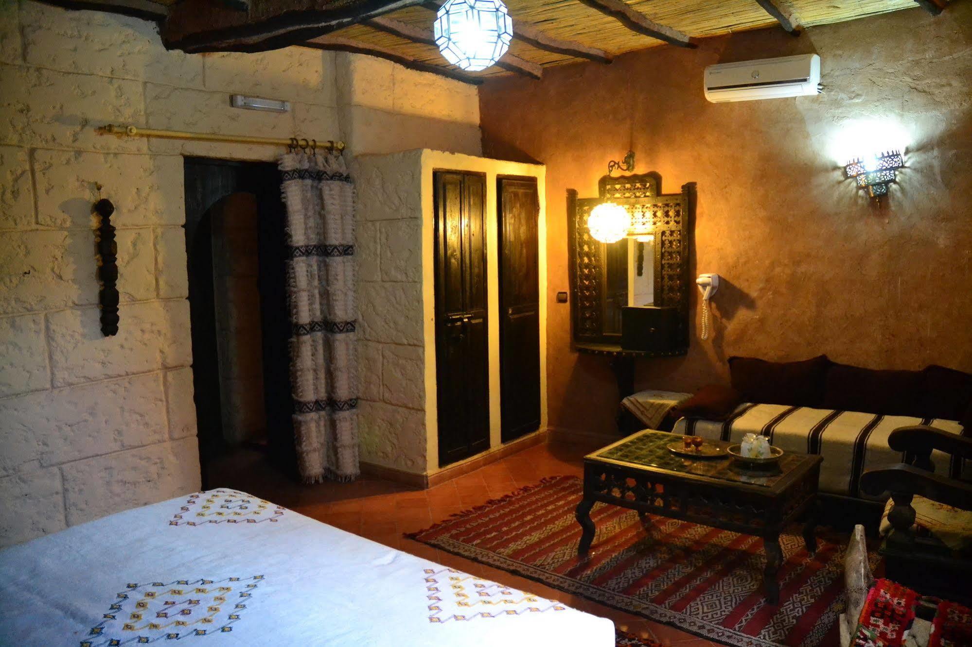 Rose Noire Hotel วาร์ซาเซต ภายนอก รูปภาพ